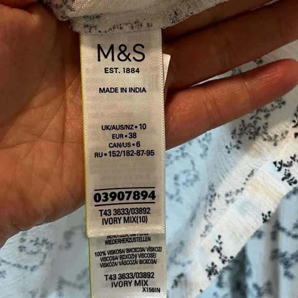 M&S Ivory Floral Boho Cottagecore Blouse Sz 6 - Picture 8 of 9